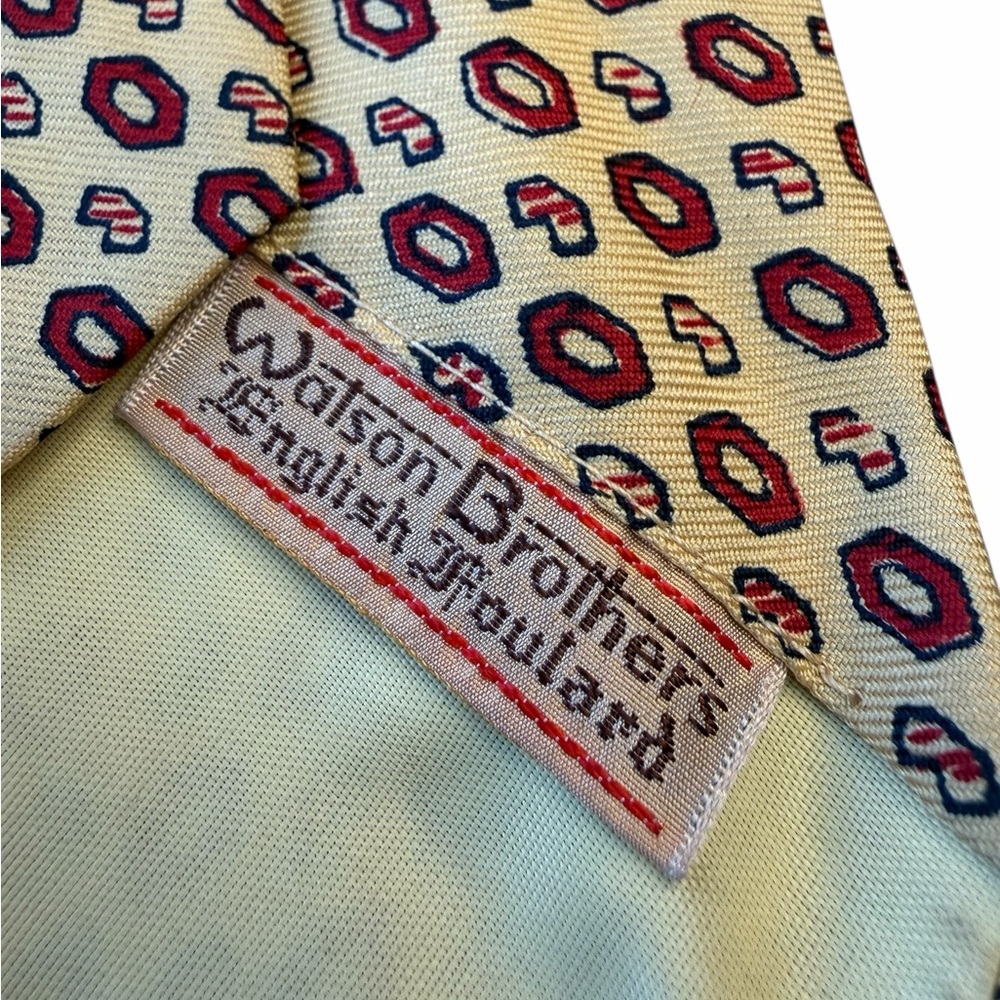 Geometric Pattern Tie - Cream and Red
